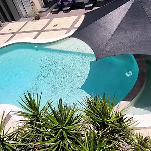 Aparthotel Eden By The Bay